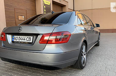 Седан Mercedes-Benz E-Class 2009 в Ужгороде