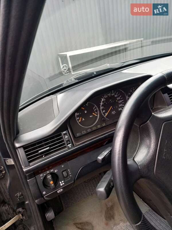 Седан Mercedes-Benz E-Class 1995 в Шептицькому