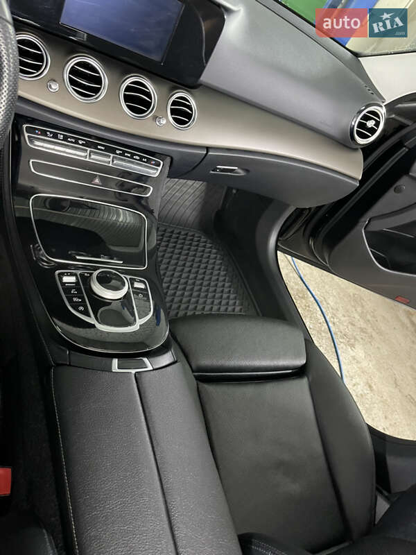 Седан Mercedes-Benz E-Class 2017 в Кам'янець-Подільському