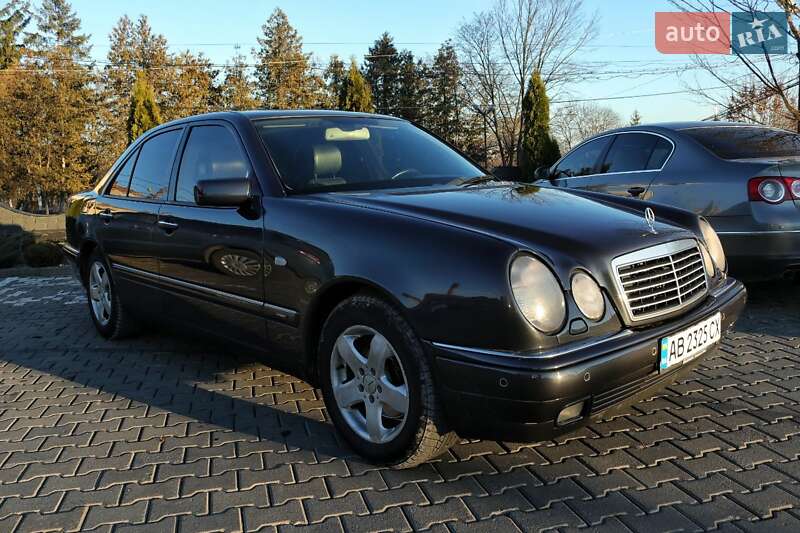 Седан Mercedes-Benz E-Class 1998 в Черновцах