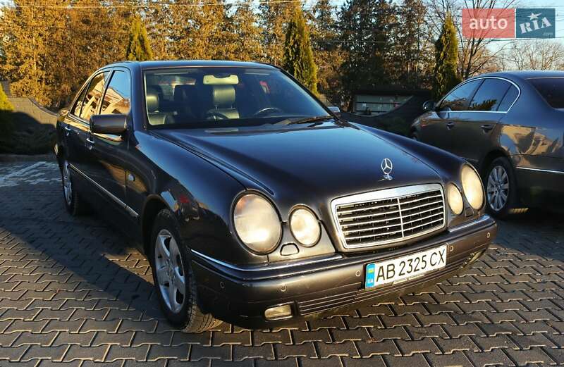 Седан Mercedes-Benz E-Class 1998 в Черновцах