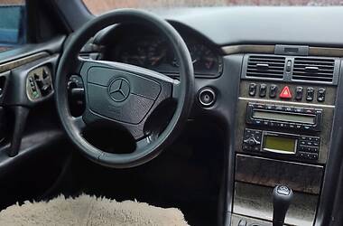 Седан Mercedes-Benz E-Class 1996 в Жмеринці
