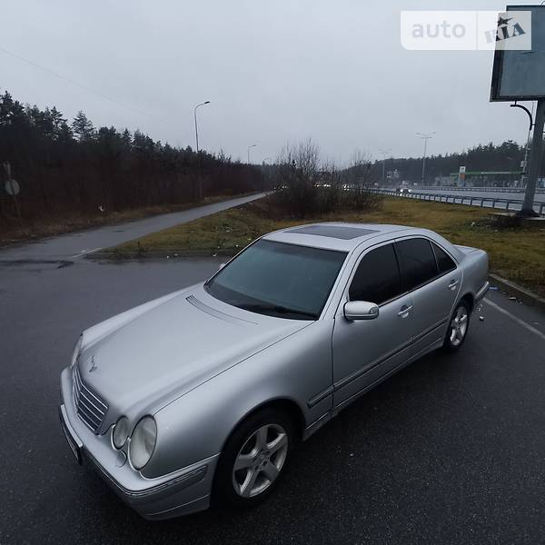 Седан Mercedes-Benz E-Class 1999 в Киеве