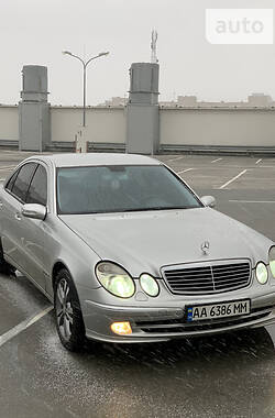 Седан Mercedes-Benz E-Class 2004 в Киеве