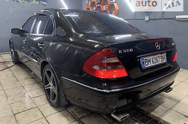 Седан Mercedes-Benz E-Class 2004 в Ромнах