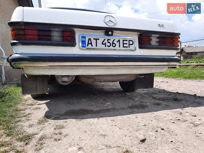 Седан Mercedes-Benz E-Class 1982 в Городенці
