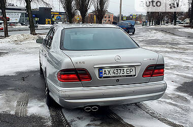 Седан Mercedes-Benz E-Class 2000 в Харкові