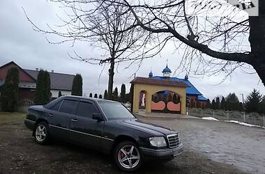 Седан Mercedes-Benz E-Class 1995 в Черновцах
