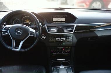 Седан Mercedes-Benz E-Class 2012 в Киеве