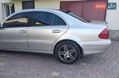 Седан Mercedes-Benz E-Class 2004 в Умані