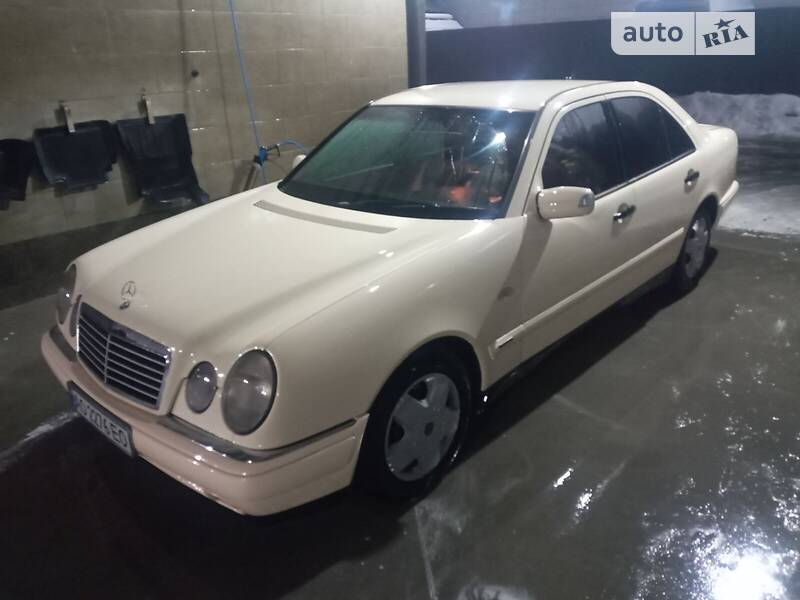 Mercedes-Benz E-Class 2000