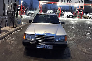 Седан Mercedes-Benz E-Class 1989 в Кривому Розі