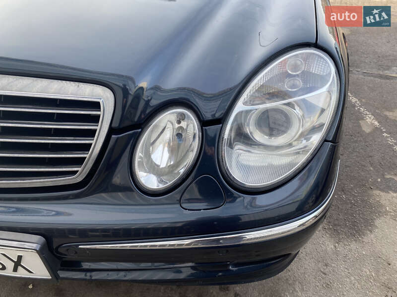Седан Mercedes-Benz E-Class 2005 в Миколаєві
