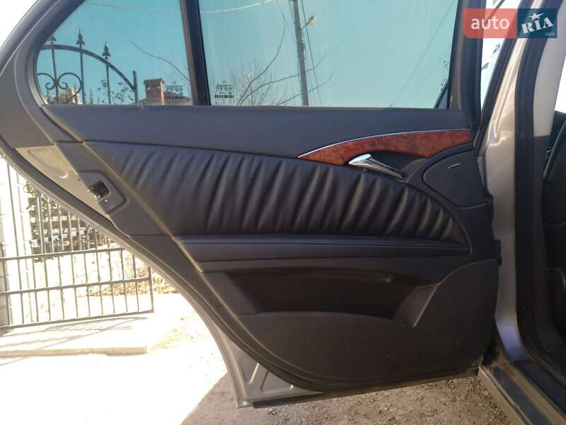 Седан Mercedes-Benz E-Class 2004 в Одессе