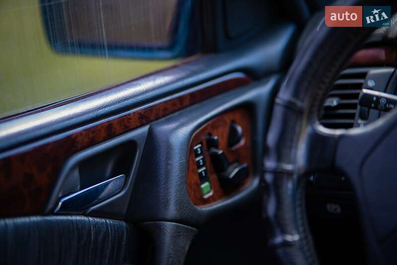 Седан Mercedes-Benz E-Class 1997 в Гайвороне