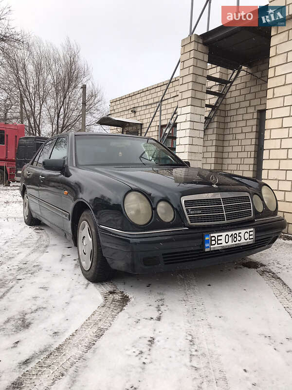 Седан Mercedes-Benz E-Class 1997 в Николаеве