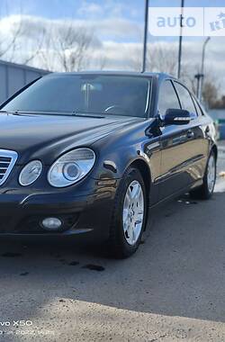 Седан Mercedes-Benz E-Class 2008 в Ромнах