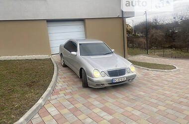 Седан Mercedes-Benz E-Class 2000 в Львове