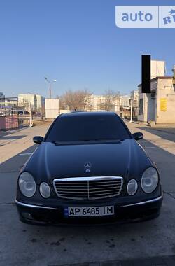 Седан Mercedes-Benz E-Class 2003 в Запоріжжі