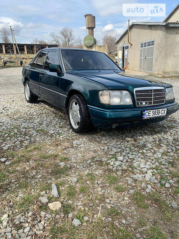 Седан Mercedes-Benz E-Class 1994 в Чернівцях