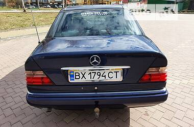 Седан Mercedes-Benz E-Class 1995 в Хмельницком