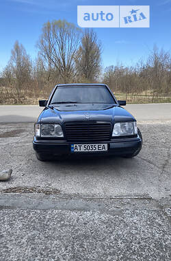 Седан Mercedes-Benz E-Class 1992 в Рожнятове