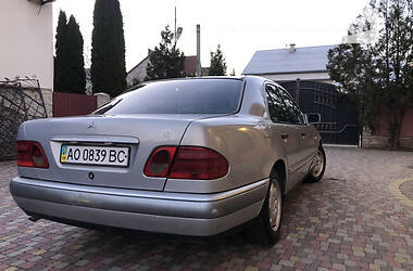 Седан Mercedes-Benz E-Class 1998 в Ужгороді