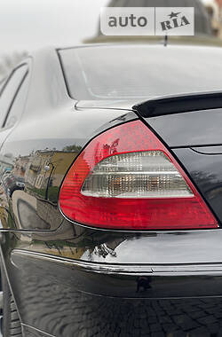 Седан Mercedes-Benz E-Class 2008 в 