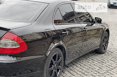 Седан Mercedes-Benz E-Class 2008 в 