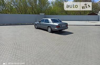 Седан Mercedes-Benz E-Class 1989 в Корсунь-Шевченківському