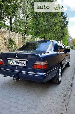 Седан Mercedes-Benz E-Class 1994 в Хмельницькому