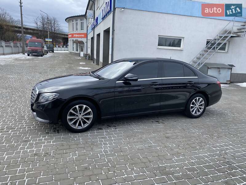 Седан Mercedes-Benz E-Class 2016 в Дрогобыче