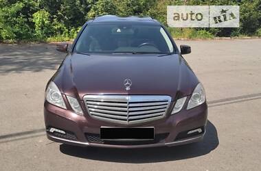 Седан Mercedes-Benz E-Class 2010 в Львове