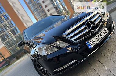 Седан Mercedes-Benz E-Class 2012 в Ивано-Франковске