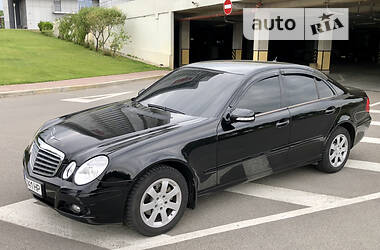 Седан Mercedes-Benz E-Class 2006 в Киеве