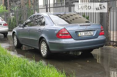 Седан Mercedes-Benz E-Class 2003 в Киеве