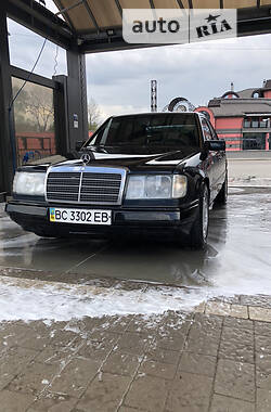 Седан Mercedes-Benz E-Class 1992 в Дрогобыче
