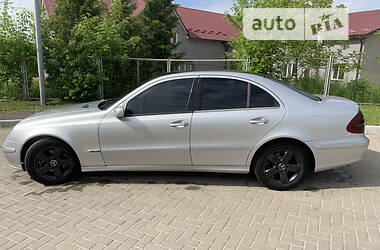 Седан Mercedes-Benz E-Class 2004 в Самборе