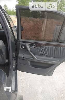 Седан Mercedes-Benz E-Class 2001 в 