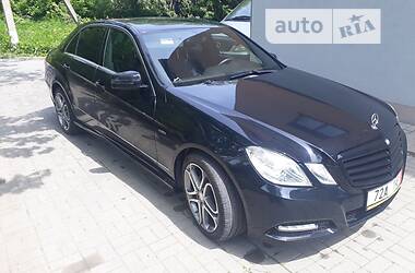 Седан Mercedes-Benz E-Class 2012 в Рахове