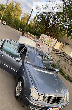 Седан Mercedes-Benz E-Class 2003 в Костополе