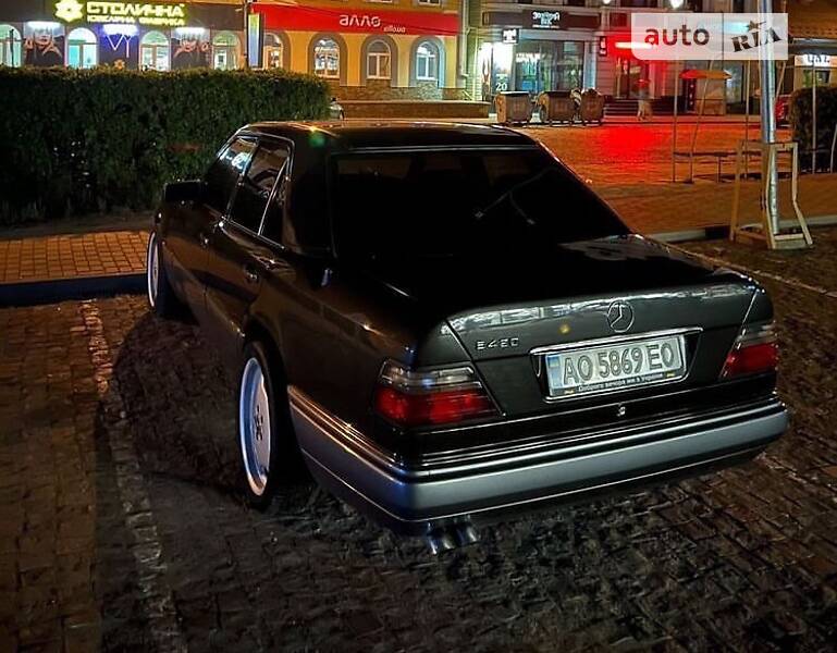 Седан Mercedes-Benz E-Class 1994 в Виноградові