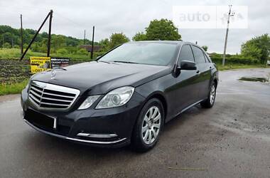 Седан Mercedes-Benz E-Class 2012 в Староконстантинове