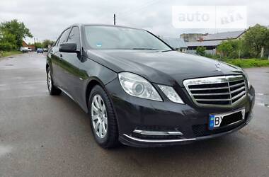 Седан Mercedes-Benz E-Class 2012 в Староконстантинове