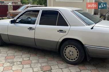 Седан Mercedes-Benz E-Class 1994 в 
