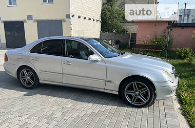 Седан Mercedes-Benz E-Class 2007 в Дубні