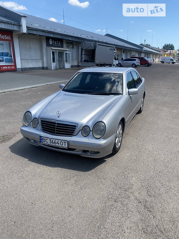 Седан Mercedes-Benz E-Class 2000 в Львові