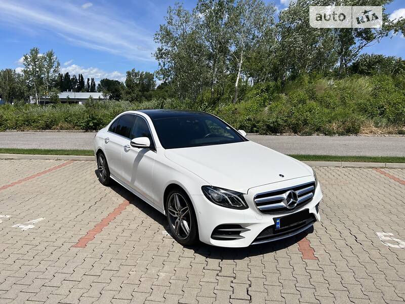 Седан Mercedes-Benz E-Class 2018 в 