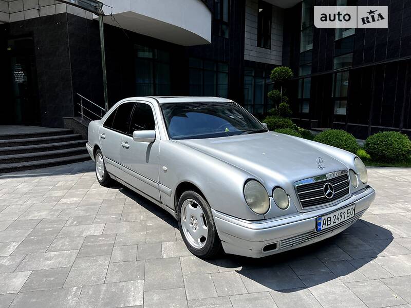 Седан Mercedes-Benz E-Class 1995 в Виннице