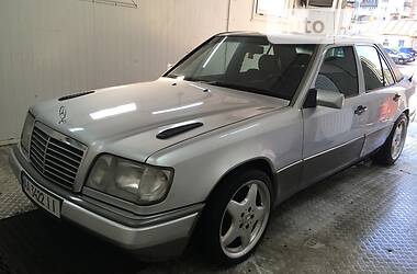 Седан Mercedes-Benz E-Class 1994 в Києві